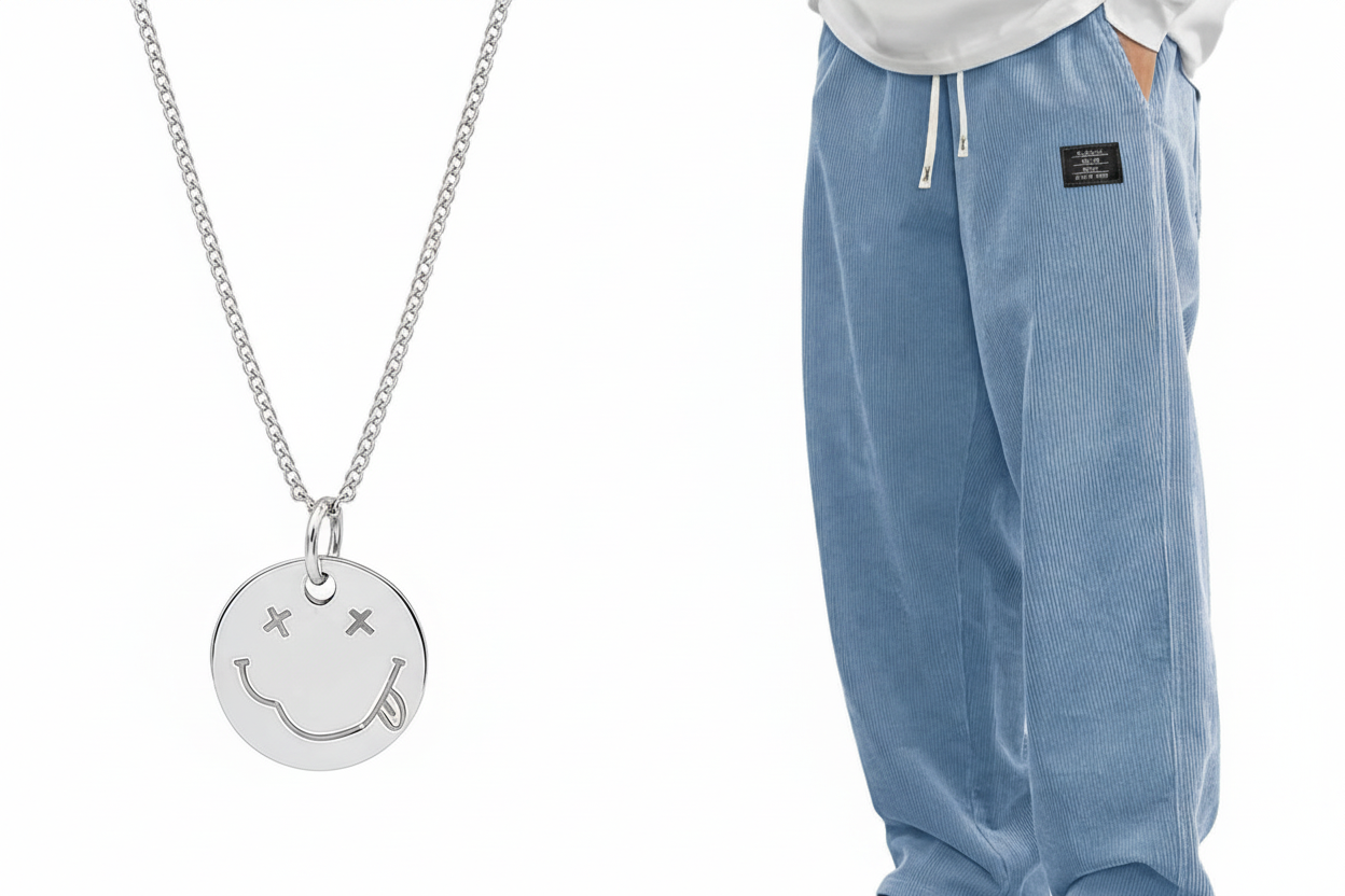 项链与浅蓝色裤子组合