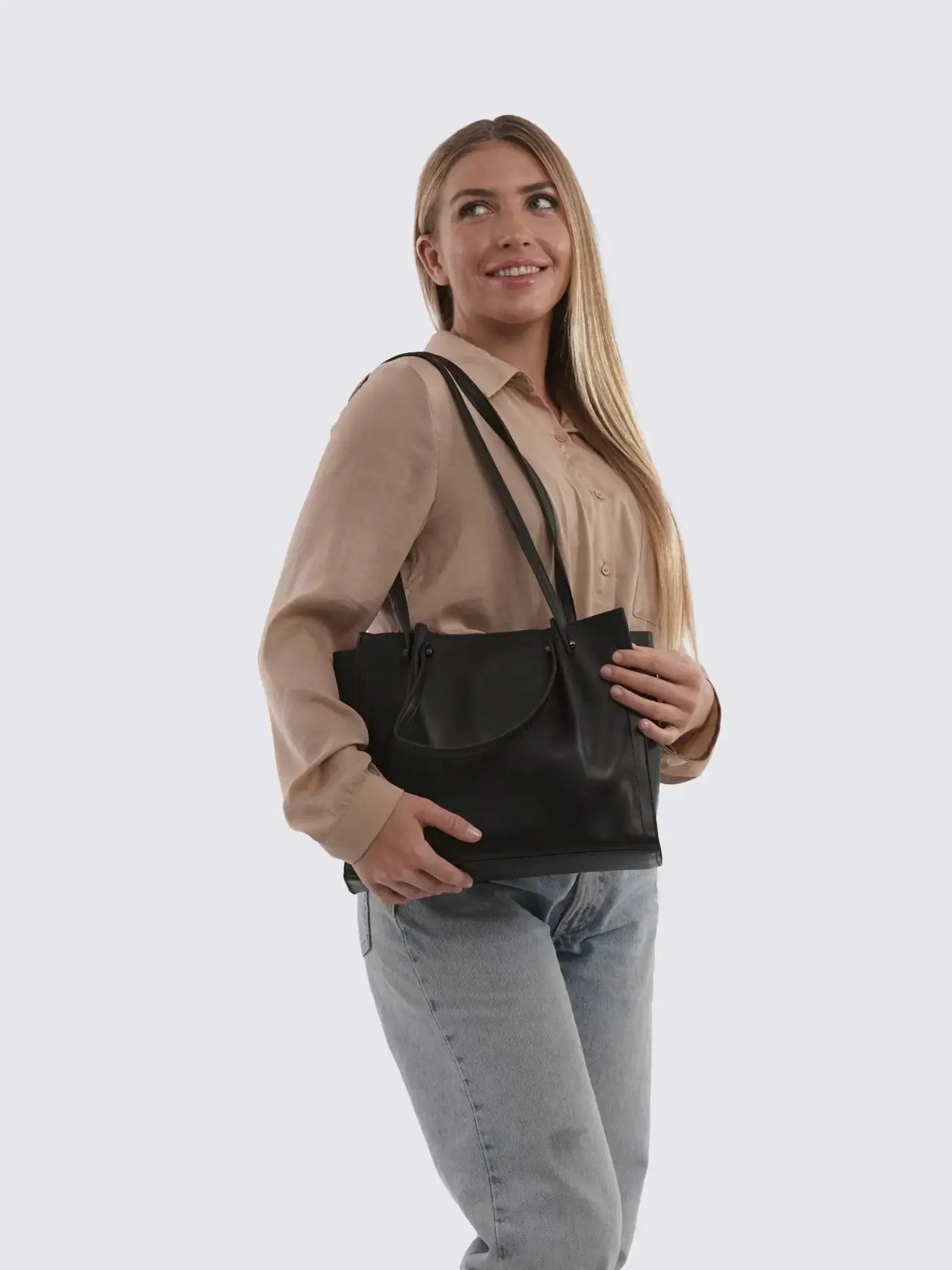 Paola Carryall Tote Noirvere